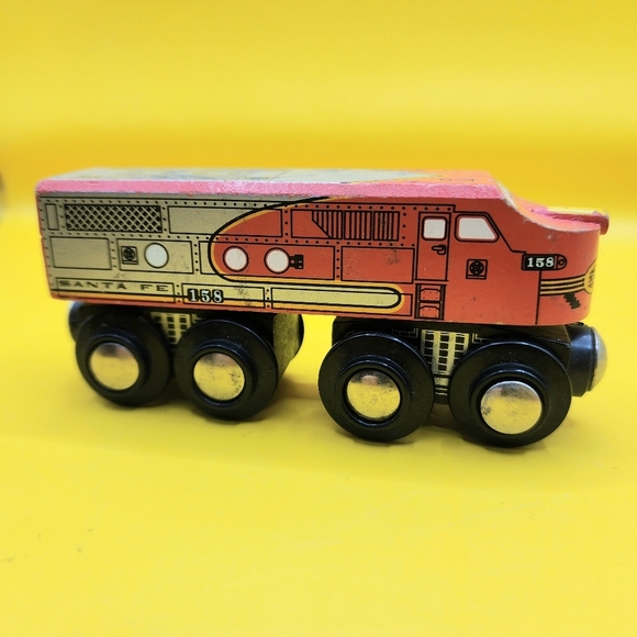 Lionel Other - Lionel Heritage Series Wood Diesel Santa Fe Engine # 50272 Magnetic 2006